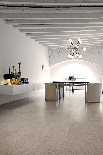 Billede af Overcome Greige 120x120 cm (RM - Mat)