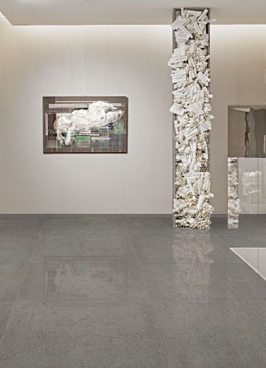 Billede af Overcome Grey 120x120 cm (LLL - Højglanspoleret)