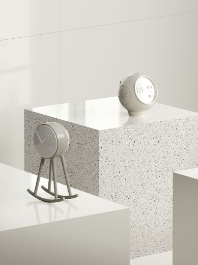 Billede af Endless White Terrazzo 120x120 cm (LLL - Højglanspoleret)