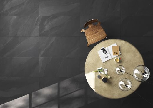 Billede af Ashima Black 60x60 cm (RM - Mat)